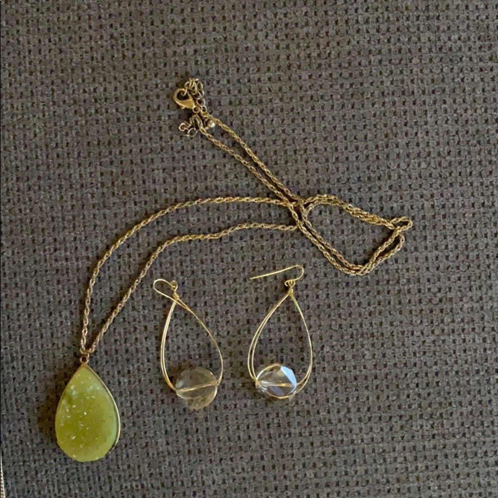 Green/ blue drop necklace & gold hoop earrings